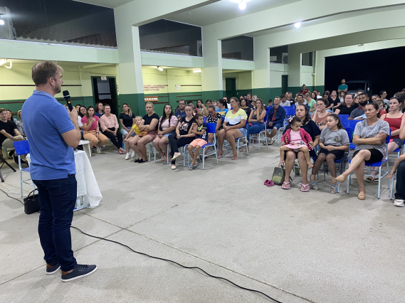 Alunos da Escola Municipal Tancredo Neves recebem seis novas salas ambiente